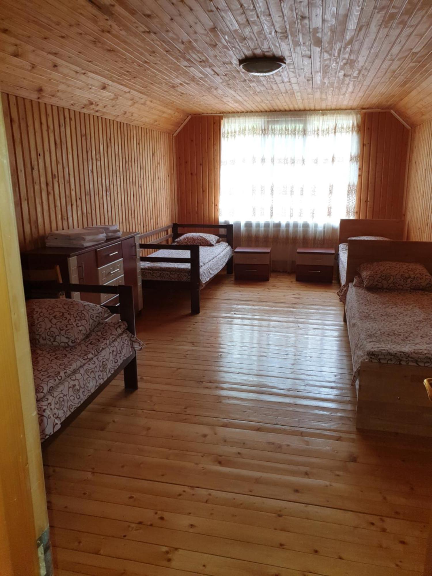 Зачаровані Карпати, Воловець 外观 照片
